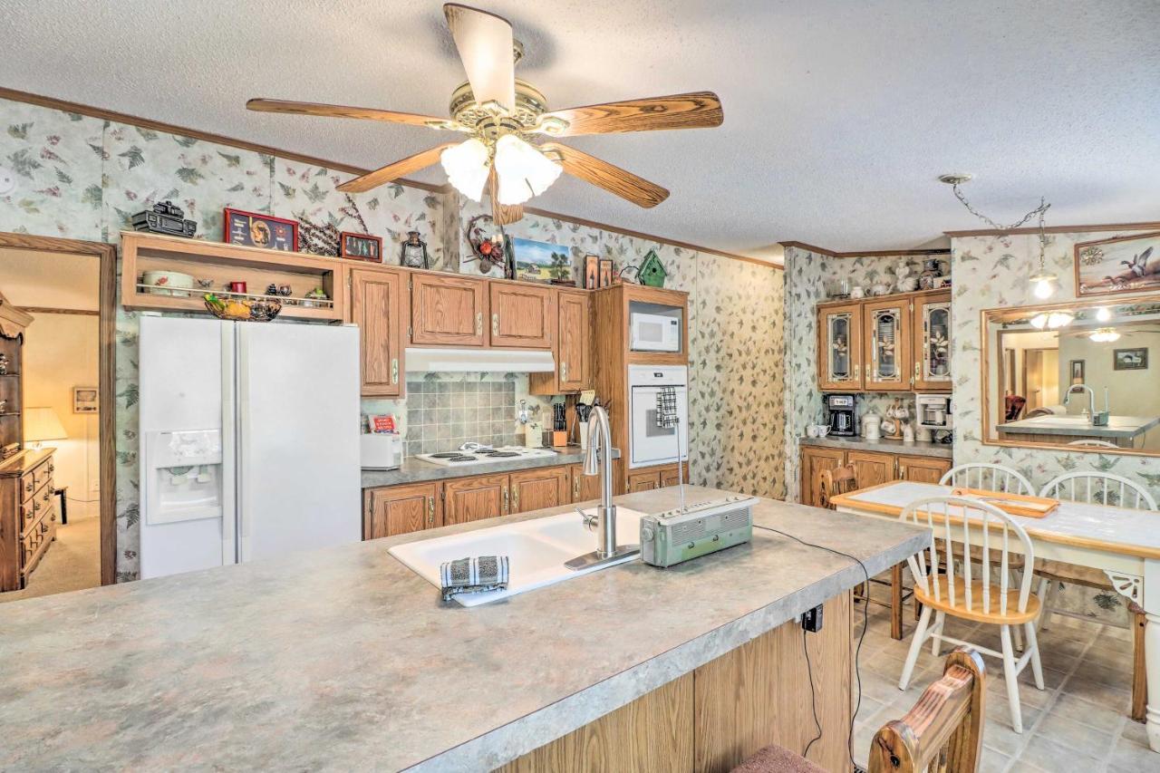 Greers Ferry Getaway With Deck And Lake Access! Fairfield Bay المظهر الخارجي الصورة